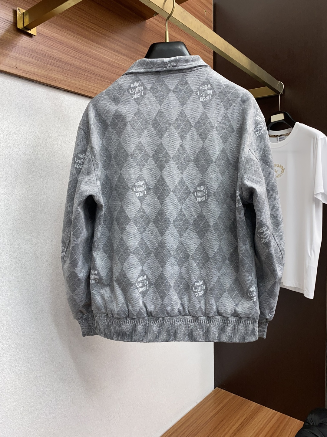 1v路易威登 25ss最新品 经典夹克外套，设计帅气有型！百搭必备单品，时尚潮牌， 轻松营造酷帅氛围感 