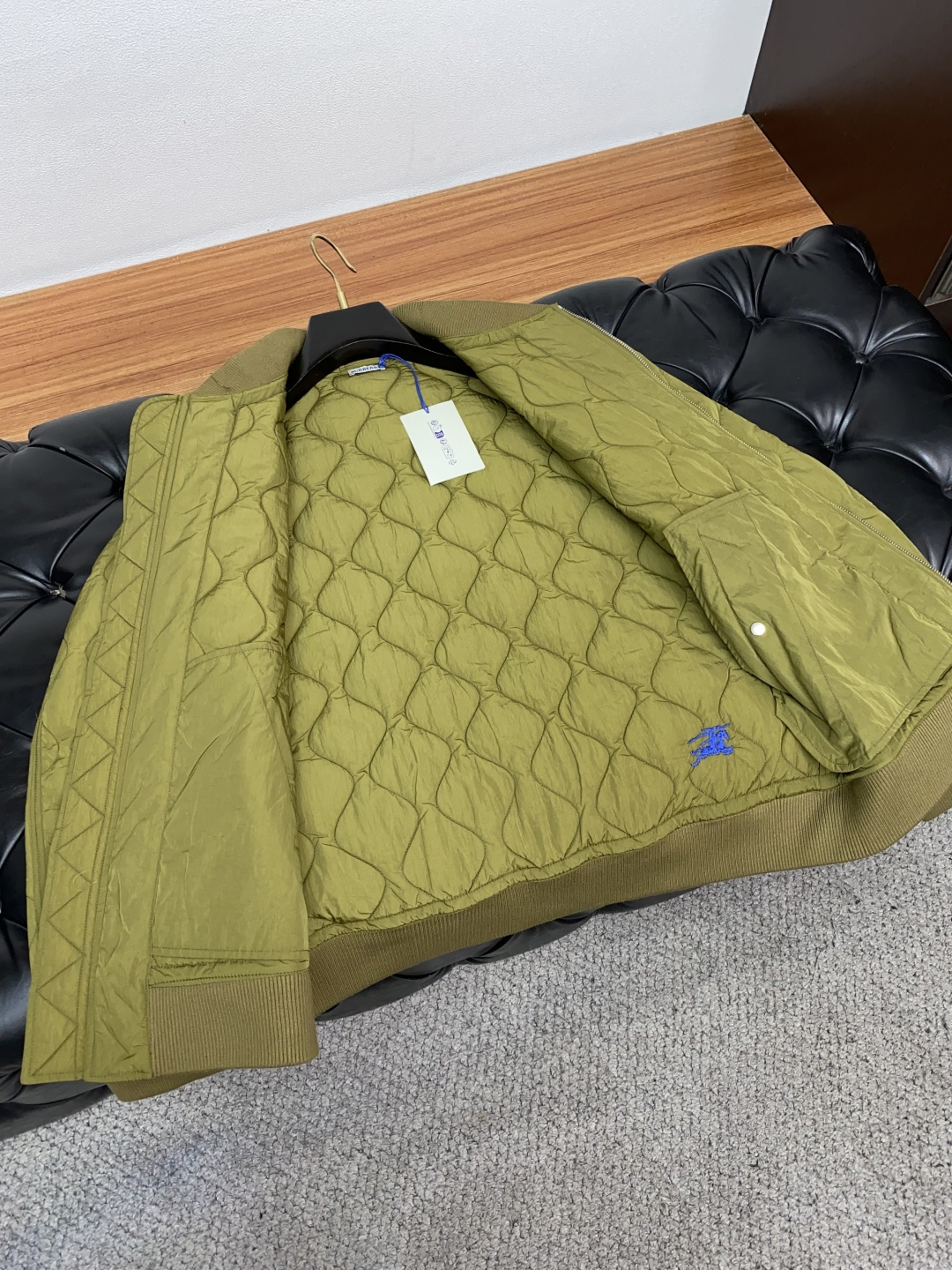  巴宝莉 25ss最新品 经典棉衣夹克外套，设计帅气有型！百搭必备单品，时尚潮牌， 轻松营造酷帅氛围感 