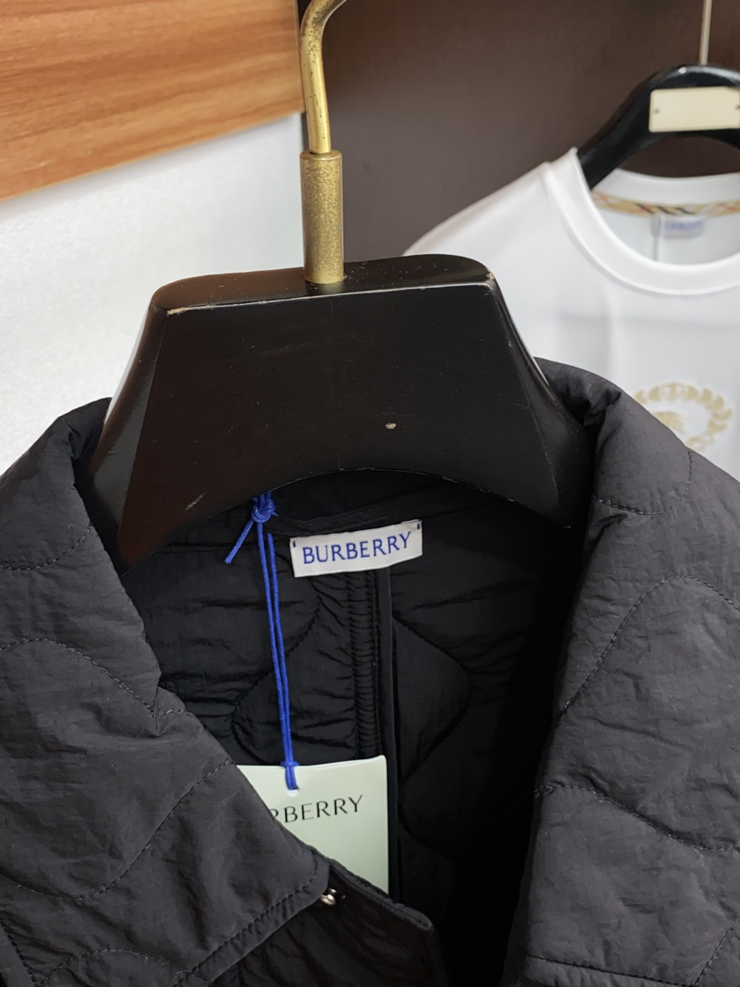 巴宝莉 25ss最新品 经典棉衣夹克外套，设计帅气有型！百搭必备单品，时尚潮牌， 轻松营造酷帅氛围感 ，