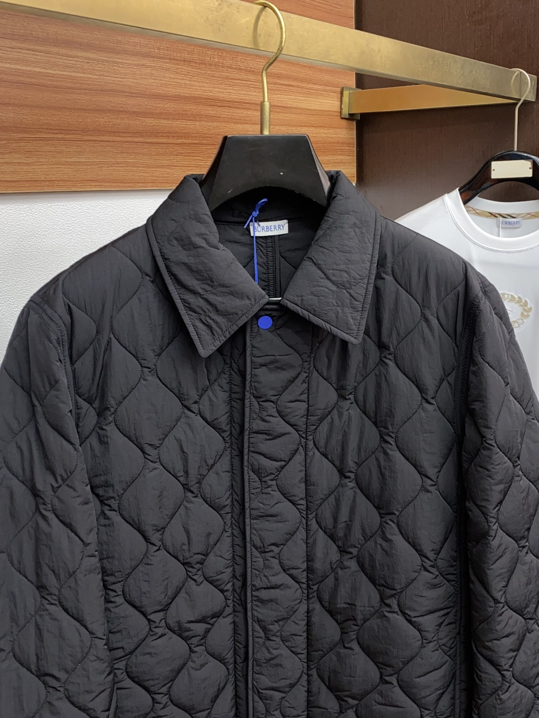 巴宝莉 25ss最新品 经典棉衣夹克外套，设计帅气有型！百搭必备单品，时尚潮牌， 轻松营造酷帅氛围感 ，