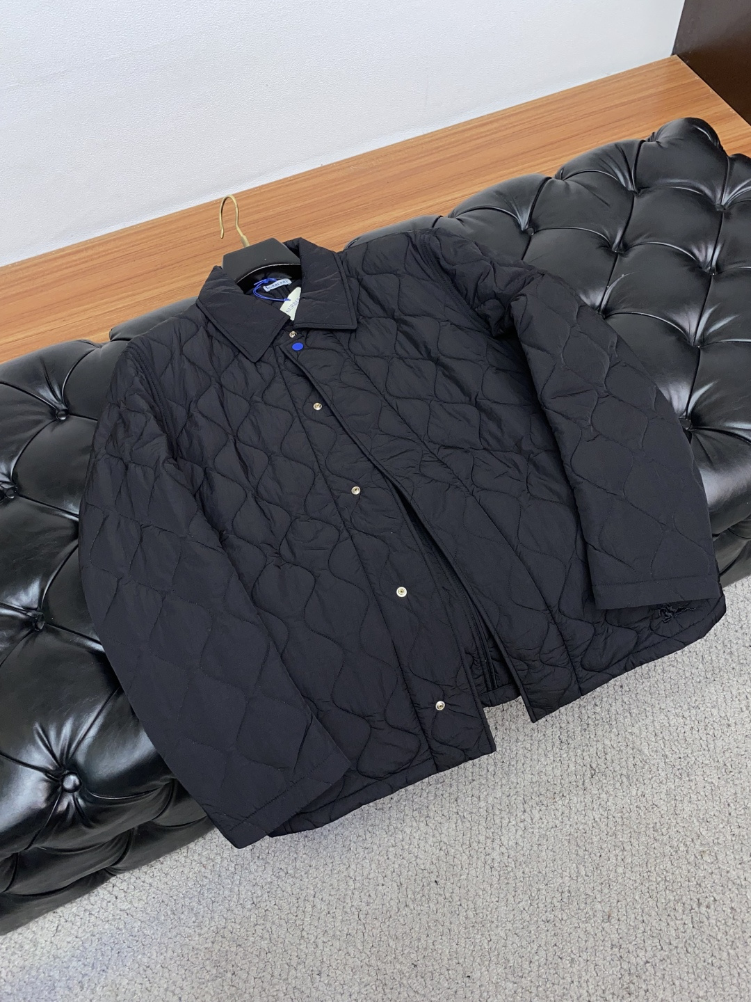 巴宝莉 25ss最新品 经典棉衣夹克外套，设计帅气有型！百搭必备单品，时尚潮牌， 轻松营造酷帅氛围感 ，