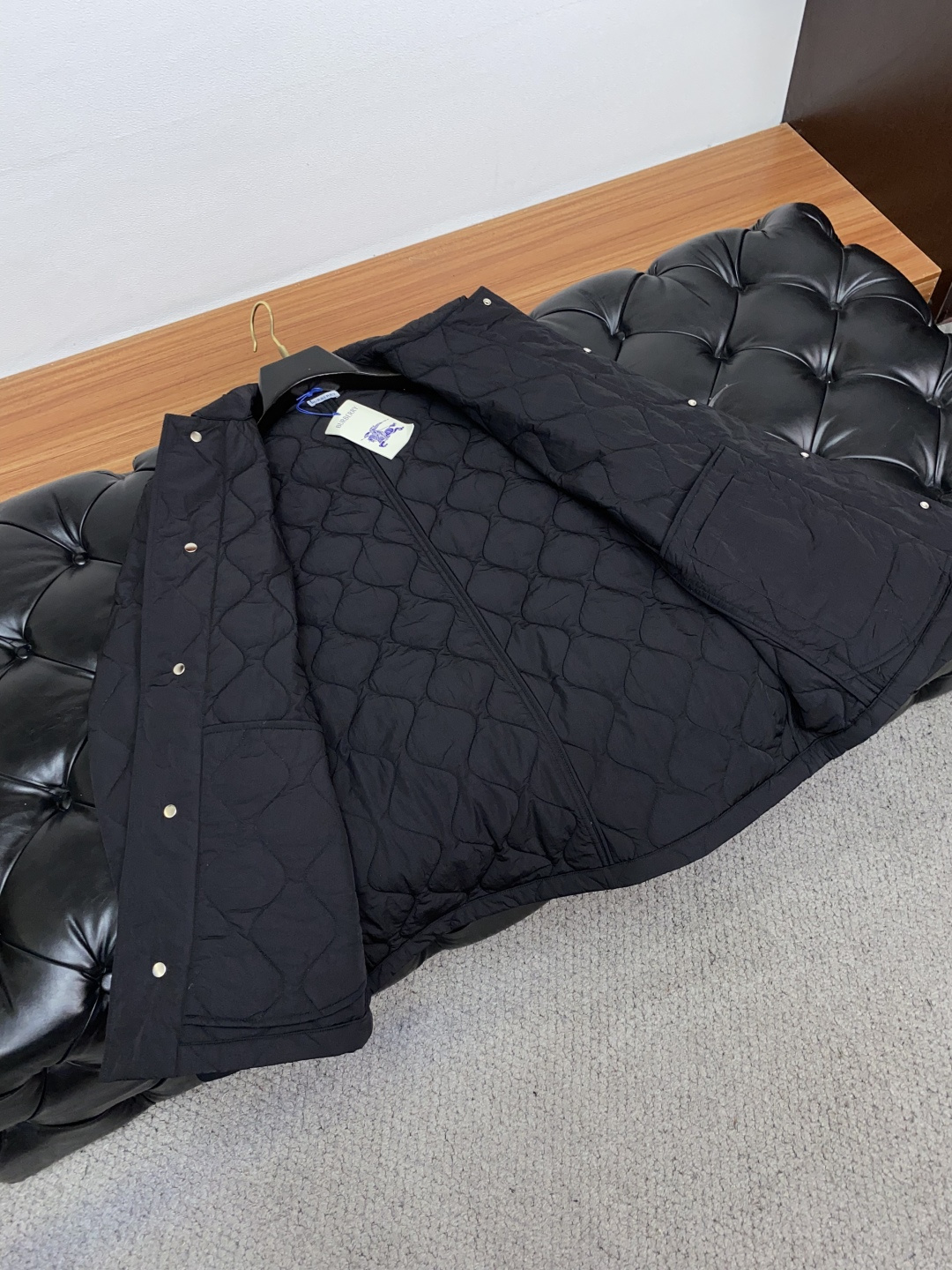 巴宝莉 25ss最新品 经典棉衣夹克外套，设计帅气有型！百搭必备单品，时尚潮牌， 轻松营造酷帅氛围感 ，