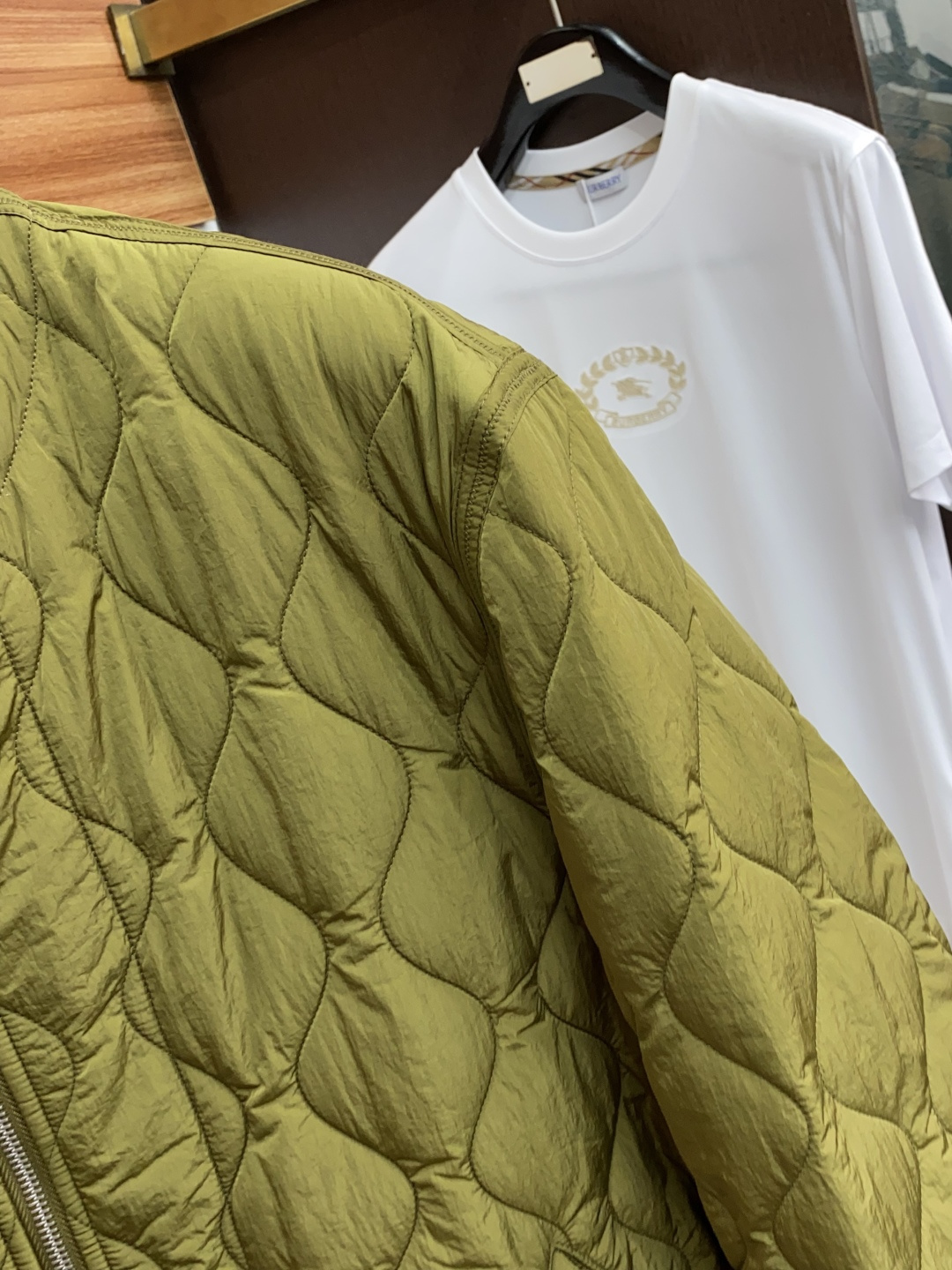  巴宝莉 25ss最新品 经典棉衣夹克外套，设计帅气有型！百搭必备单品，时尚潮牌， 轻松营造酷帅氛围感 