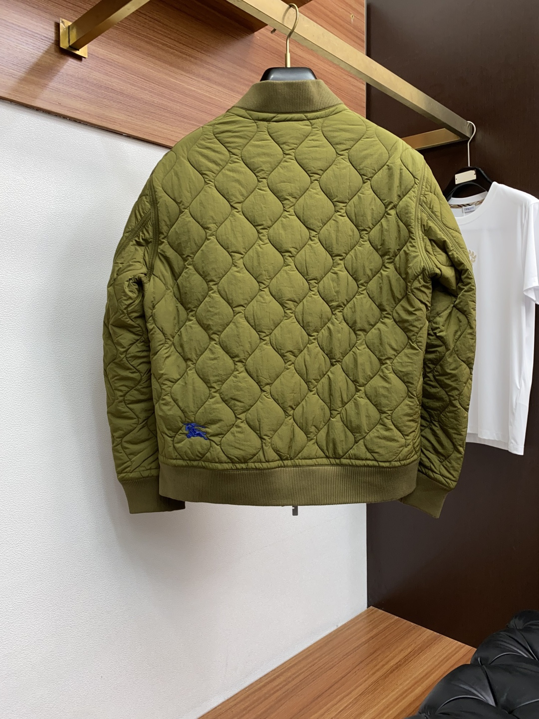  巴宝莉 25ss最新品 经典棉衣夹克外套，设计帅气有型！百搭必备单品，时尚潮牌， 轻松营造酷帅氛围感 