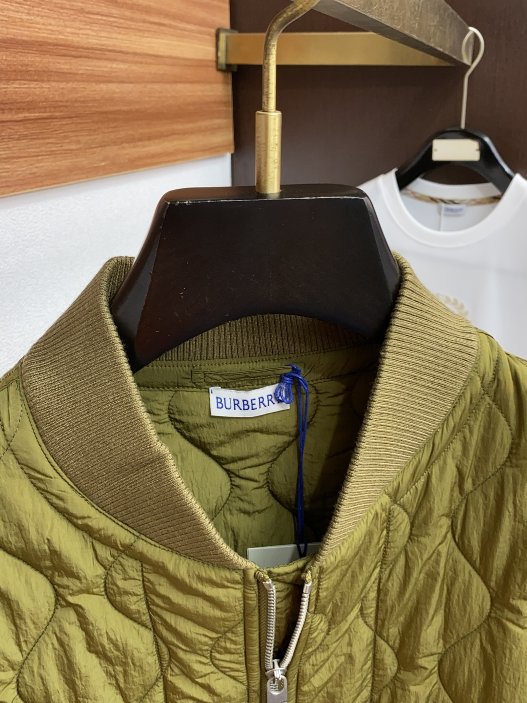  巴宝莉 25ss最新品 经典棉衣夹克外套，设计帅气有型！百搭必备单品，时尚潮牌， 轻松营造酷帅氛围感 