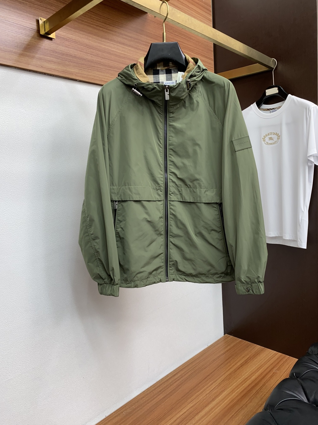  巴宝莉 25ss最新品 经典夹克外套，设计帅气有型！百搭必备单品，时尚潮牌， 轻松营造酷帅氛围感 ，高