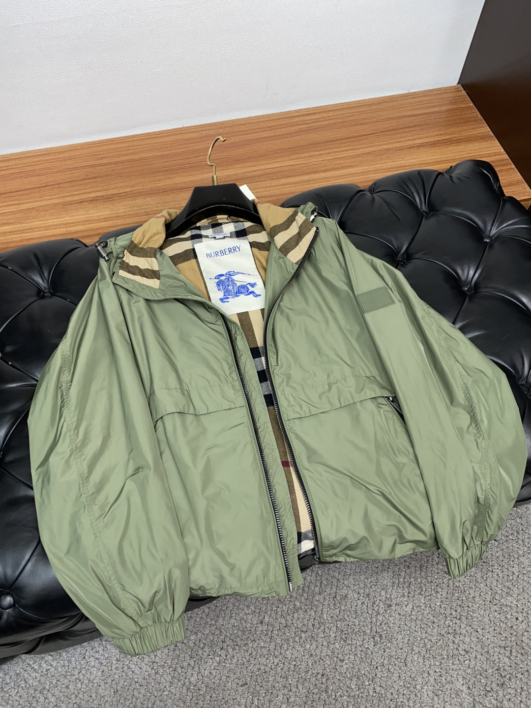  巴宝莉 25ss最新品 经典夹克外套，设计帅气有型！百搭必备单品，时尚潮牌， 轻松营造酷帅氛围感 ，高