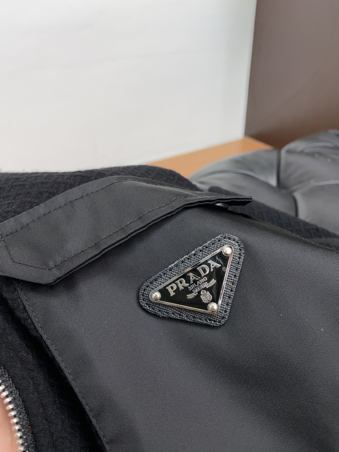 普拉达 2025年秋冬新款 官网 高端原厂代工出品，官方经典王牌单品！最新夹克外套 多明星穿搭示范款！！