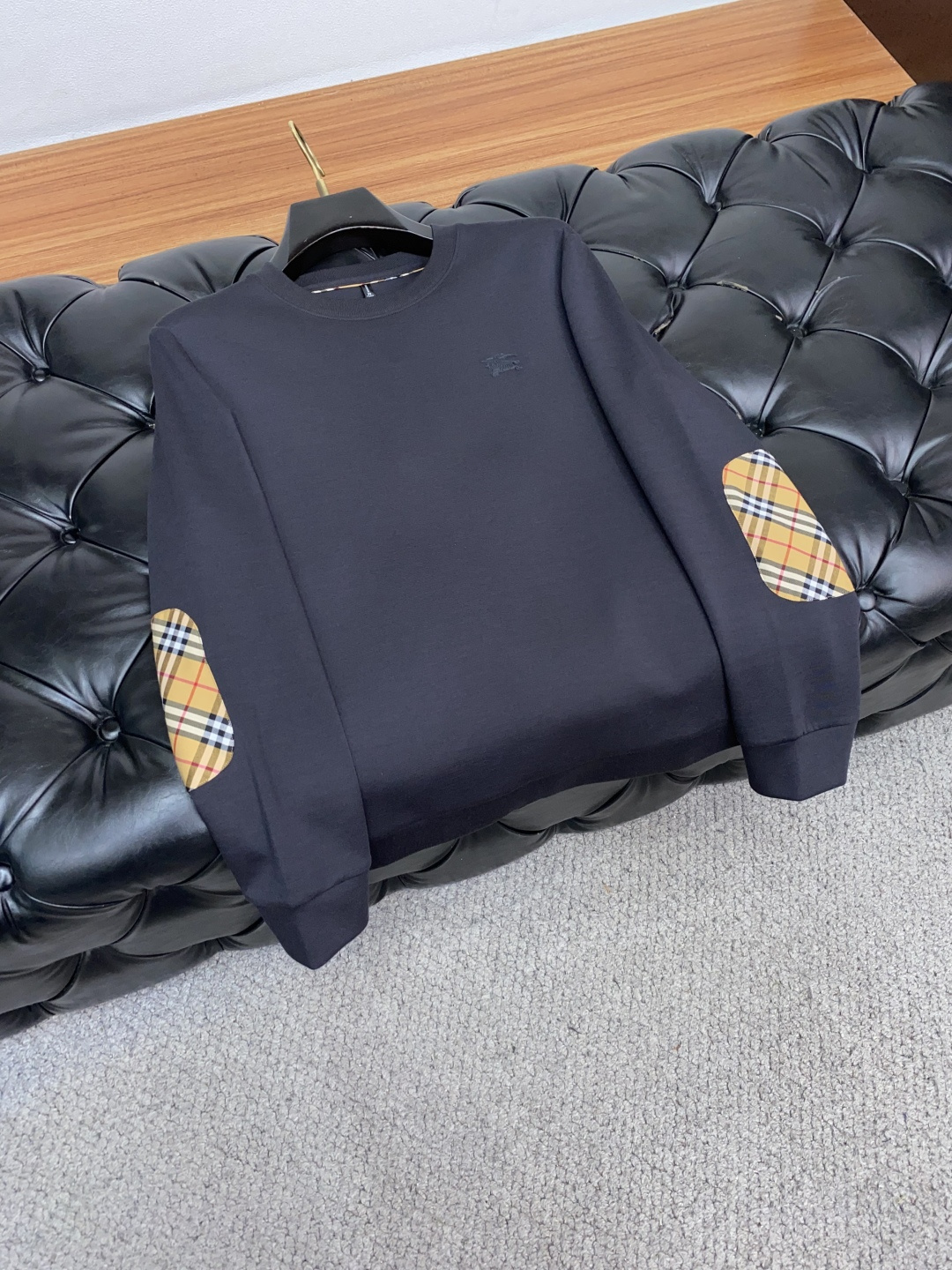 巴宝莉 家族男士高端简约圆领加厚莫代尔巴宝莉 棉长袖 卫衣，香港洋行渠道货，纯正血统品质，25年秋冬 新