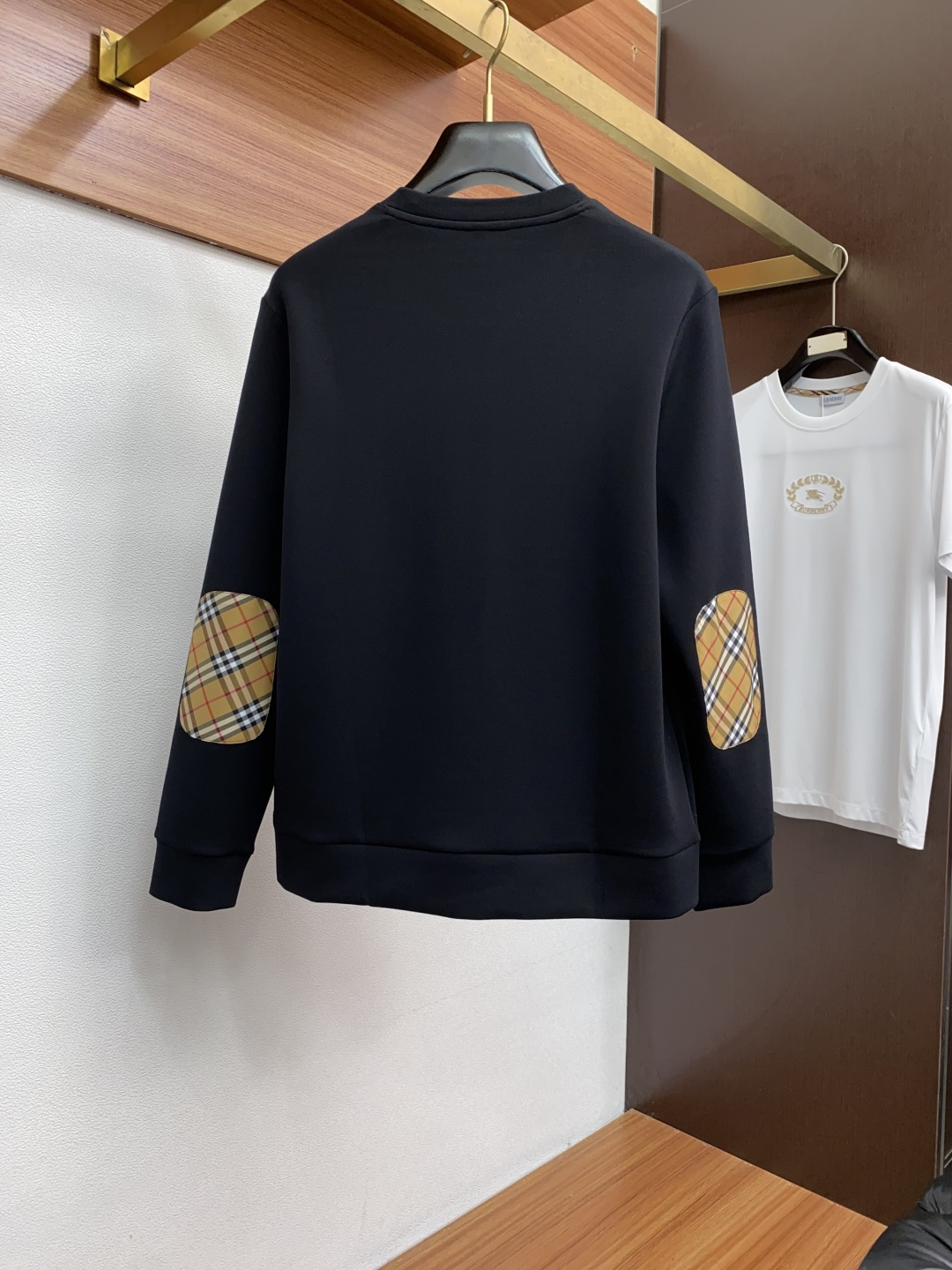  巴宝莉 家族男士高端简约圆领加厚莫代尔巴宝莉 棉长袖 卫衣，香港洋行渠道货，纯正血统品质，25年秋冬 