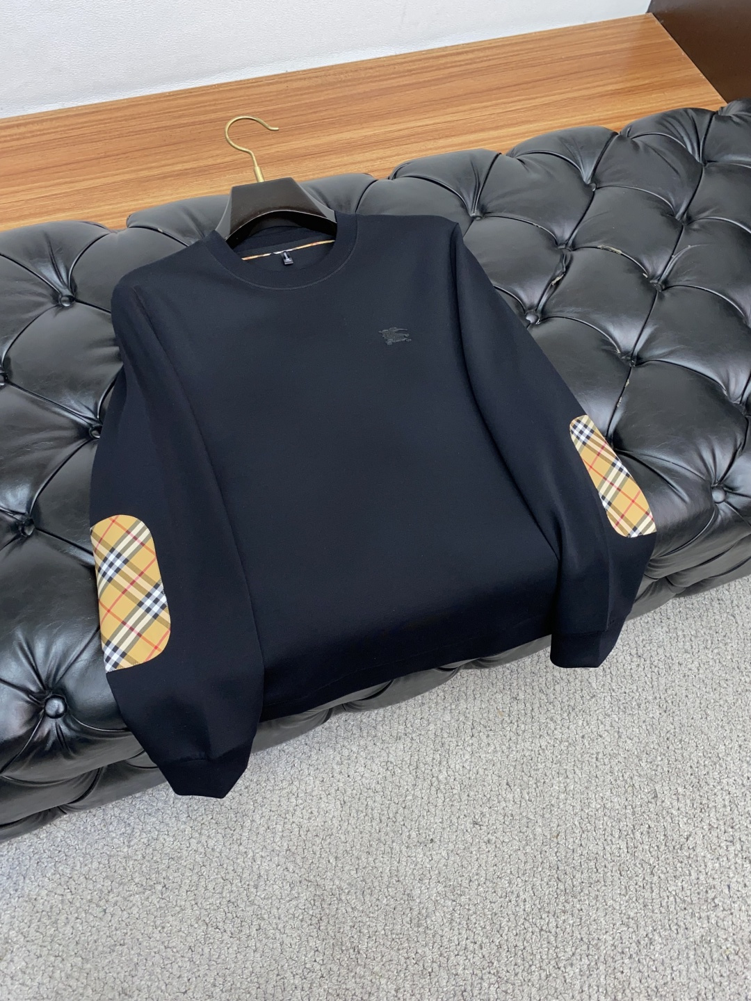  巴宝莉 家族男士高端简约圆领加厚莫代尔巴宝莉 棉长袖 卫衣，香港洋行渠道货，纯正血统品质，25年秋冬 