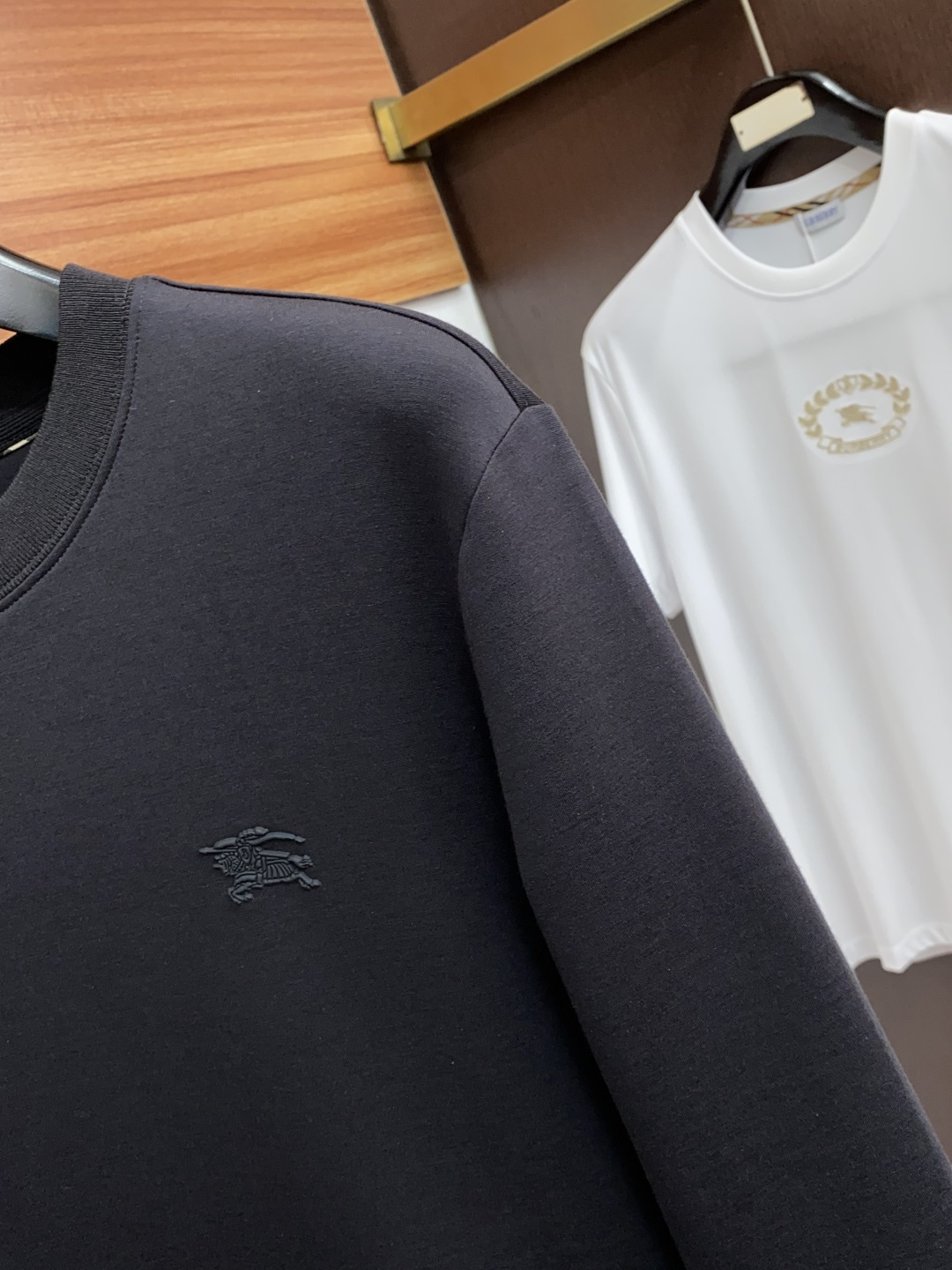 巴宝莉 家族男士高端简约圆领加厚莫代尔巴宝莉 棉长袖 卫衣，香港洋行渠道货，纯正血统品质，25年秋冬 新