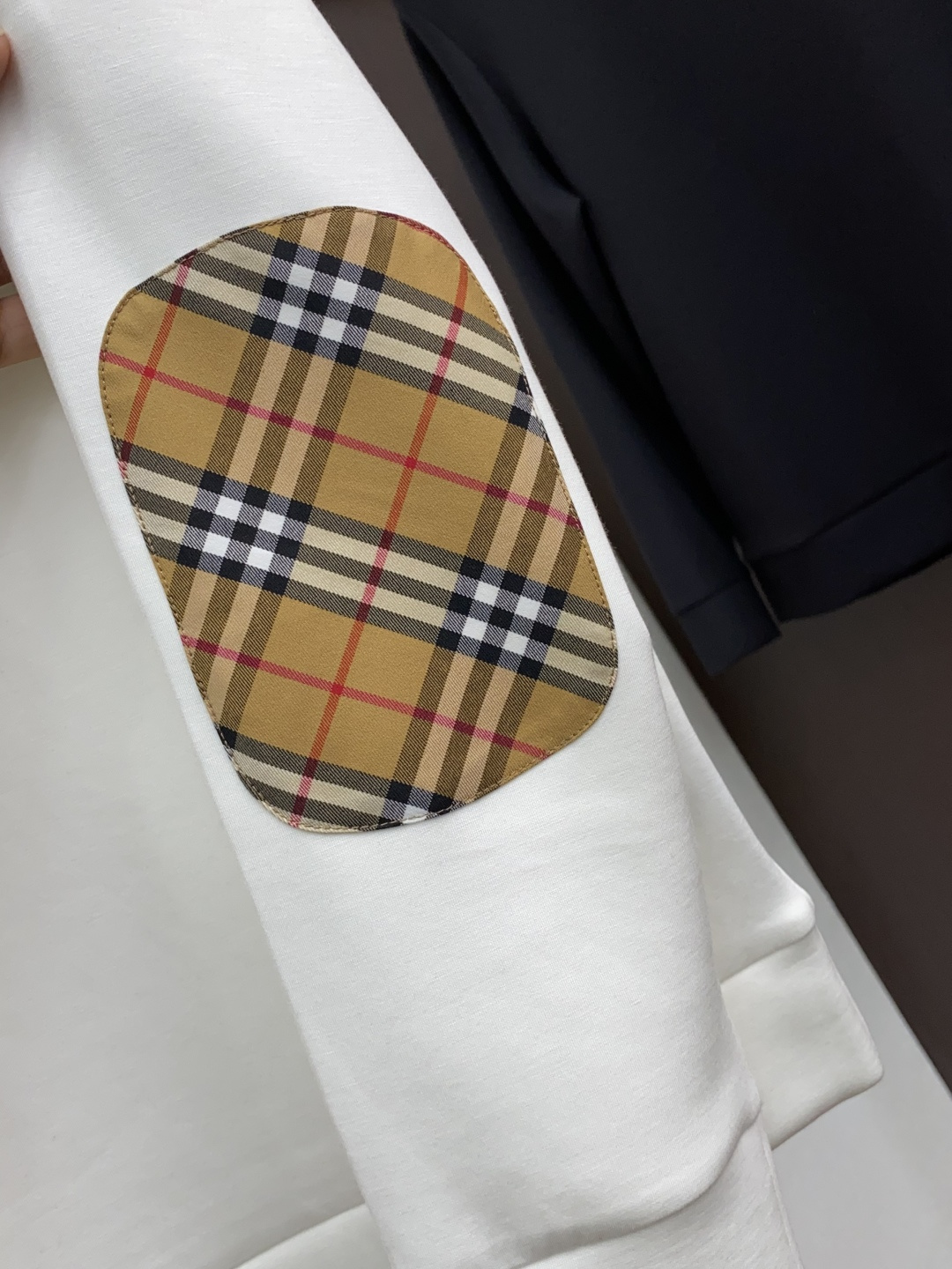 巴宝莉 家族男士高端简约圆领加厚莫代尔巴宝莉 棉长袖 卫衣，香港洋行渠道货，纯正血统品质，25年秋冬 新