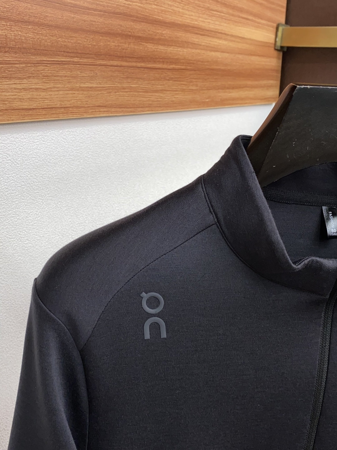  on 家族男士高端简约小立领半拉链加厚莫代尔巴宝莉 棉长袖 卫衣，香港洋行渠道货，纯正血统品质，25年