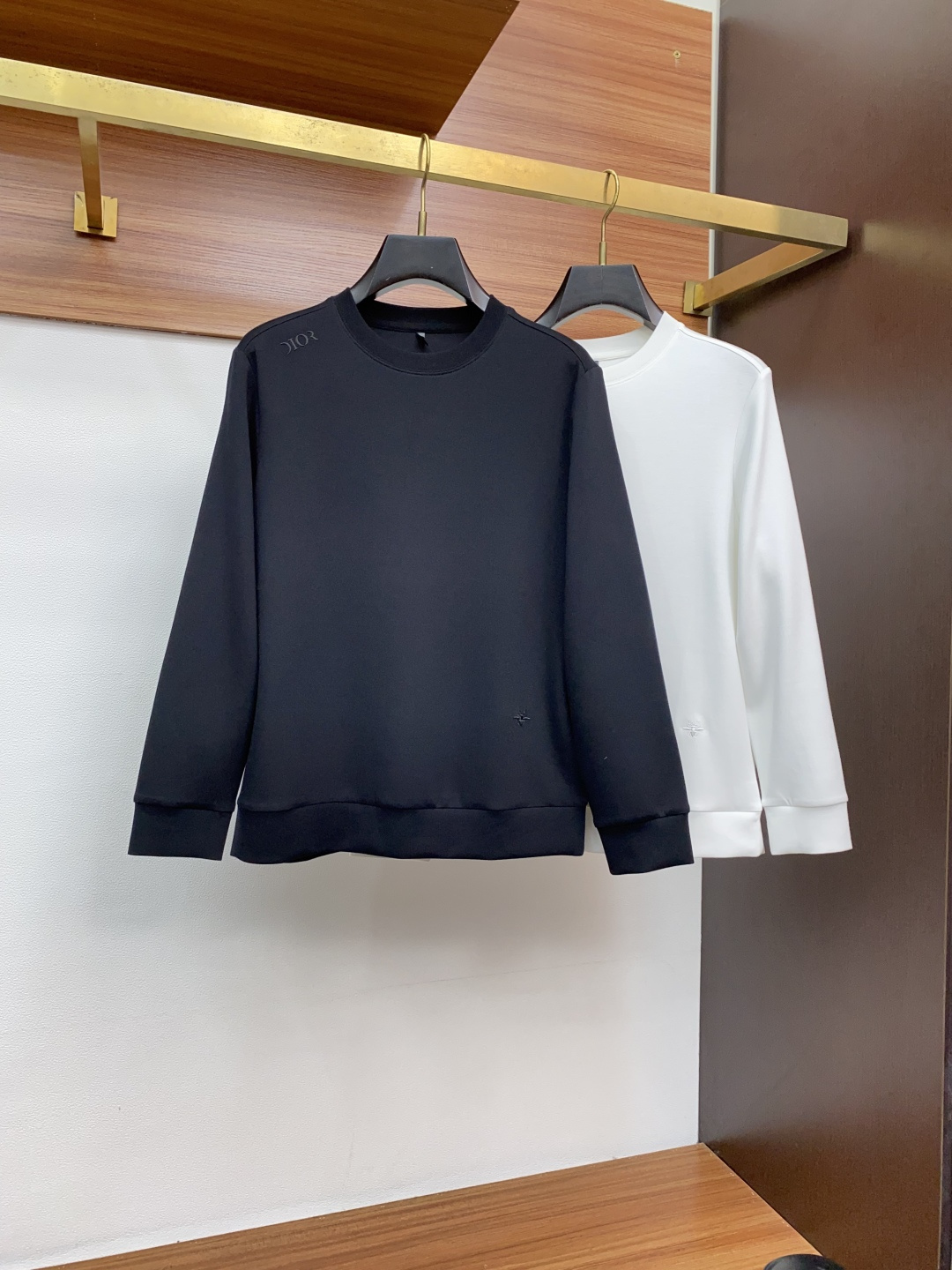  迪奥 家族男士高端简约圆领加厚莫代棉长袖 卫衣，香港洋行渠道货，纯正血统品质，25年秋冬 新款，经典王