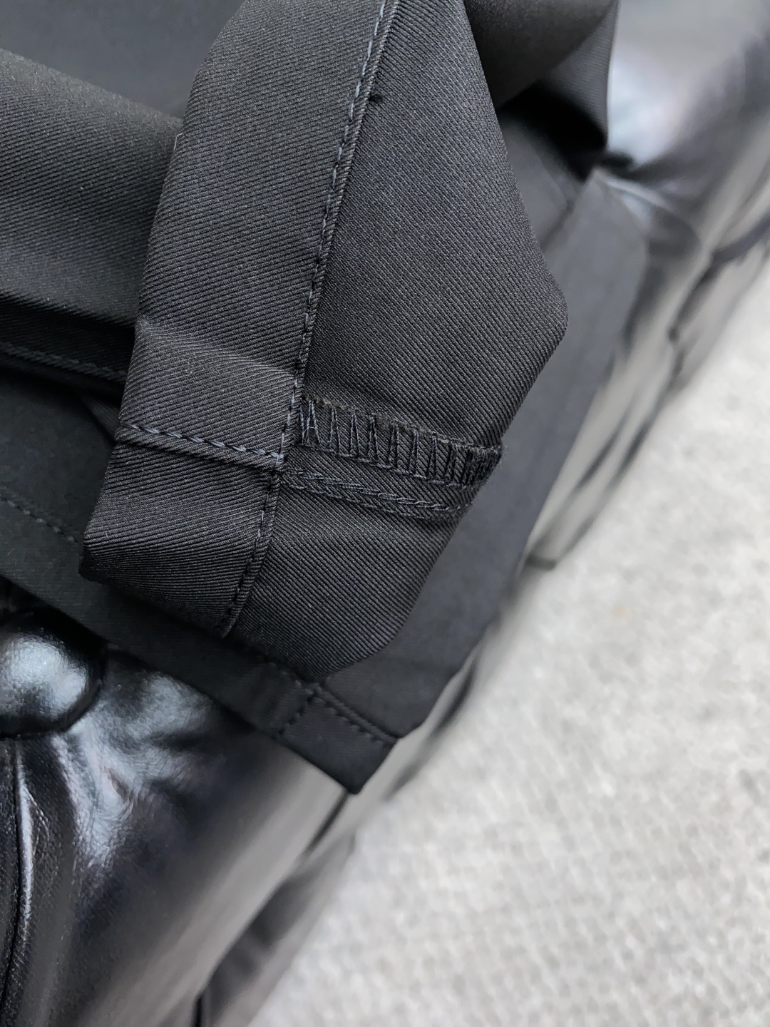  2025新款，户外最新休闲裤。原版裤型上身休闲百搭、随性慵懒范，高级定制进口定织针织面料，弹力速干 立