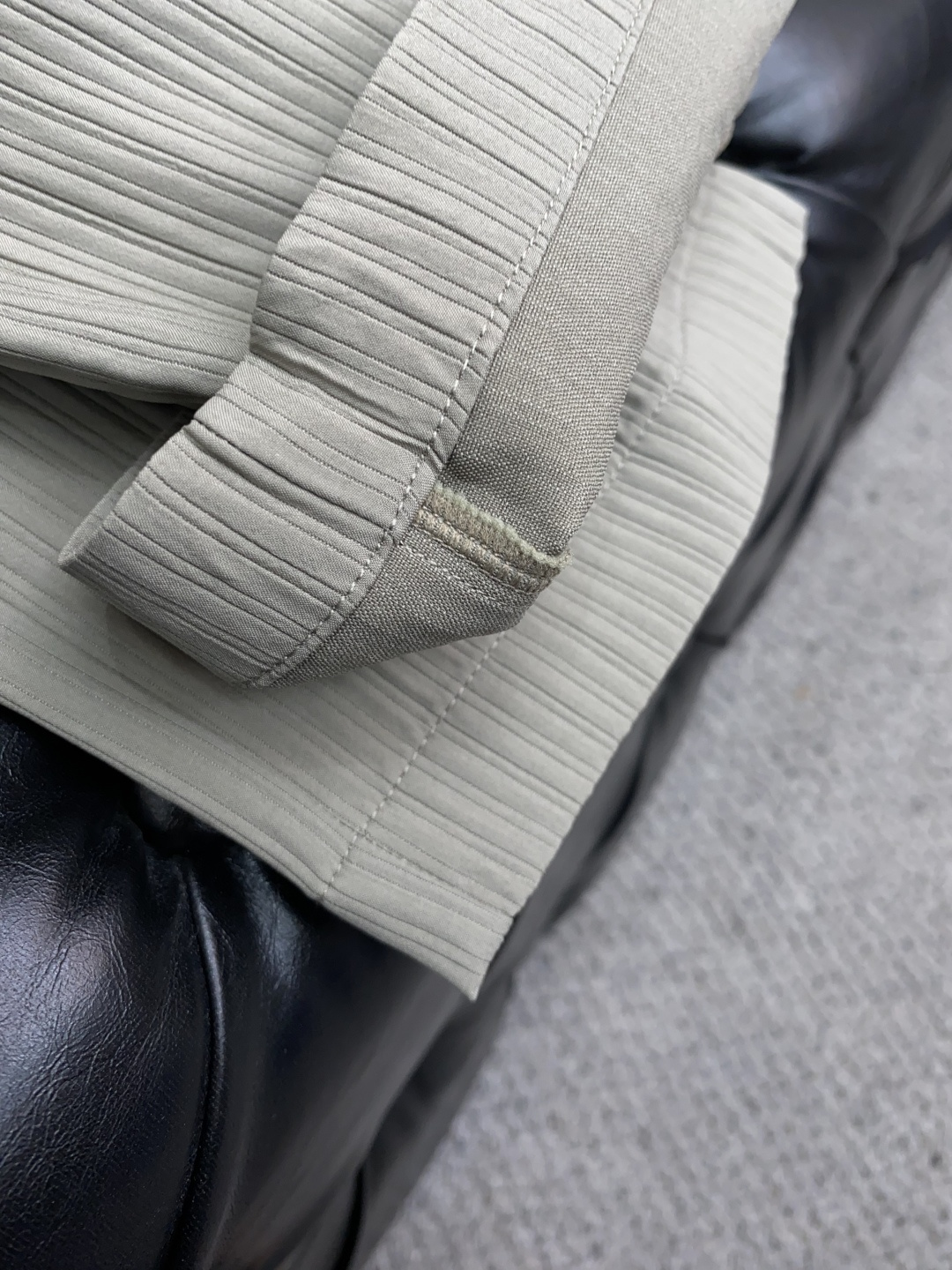 2025新款，户外最新休闲裤。原版裤型上身休闲百搭、随性慵懒范，高级定制进口定织针织面料，弹力速干 立体