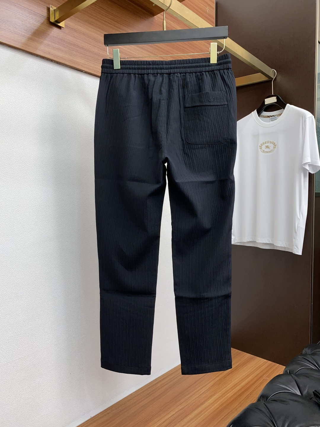  2025新款，户外最新休闲裤。原版裤型上身休闲百搭、随性慵懒范，高级定制进口定织针织面料，弹力速干 立