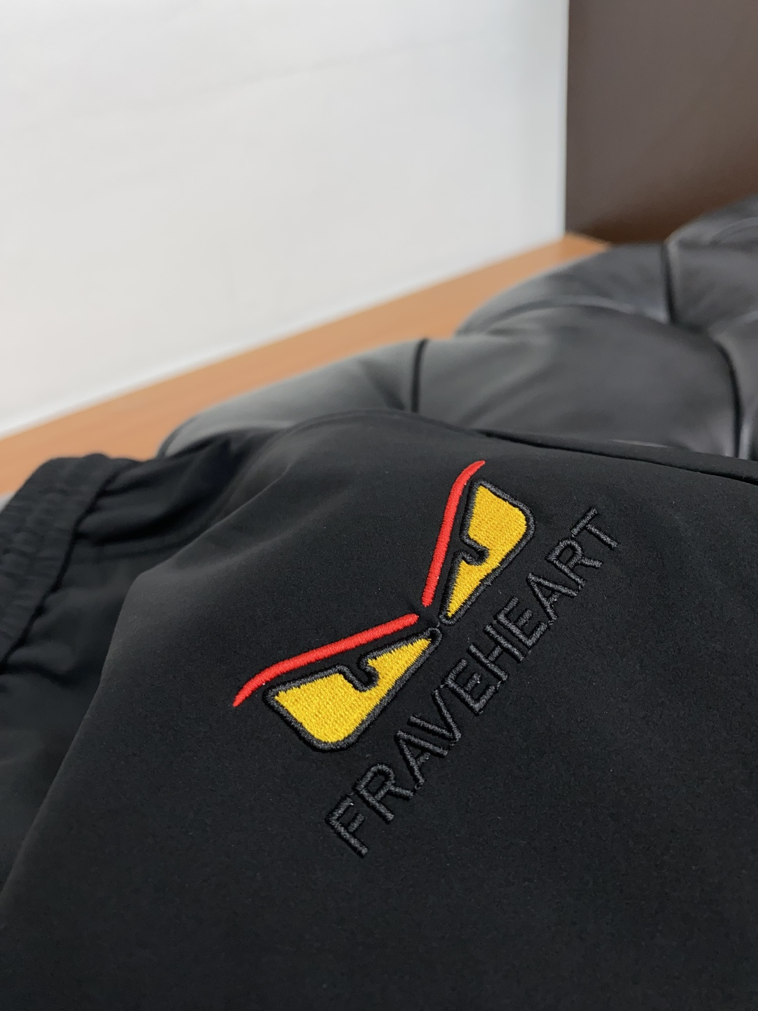  2025新款，户外最新休闲裤。原版裤型上身休闲百搭、随性慵懒范，高级定制进口定织针织面料，弹力速干 立