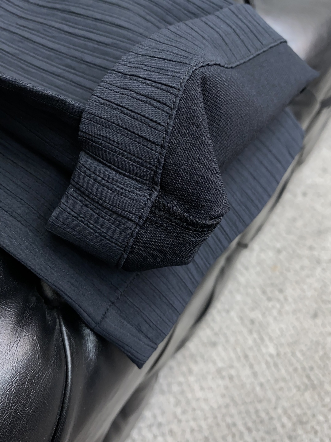  2025新款，户外最新休闲裤。原版裤型上身休闲百搭、随性慵懒范，高级定制进口定织针织面料，弹力速干 立