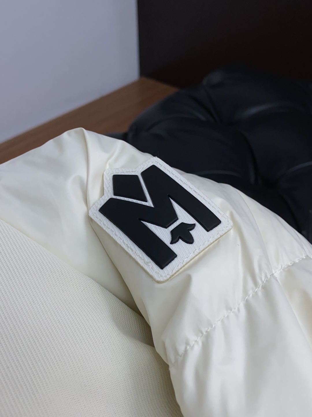 女款 蒙口 秋冬新款羽绒服 原版11订制五金配件全进口原版定制 欢迎专柜对比 绝对的高品质 采用顶级90