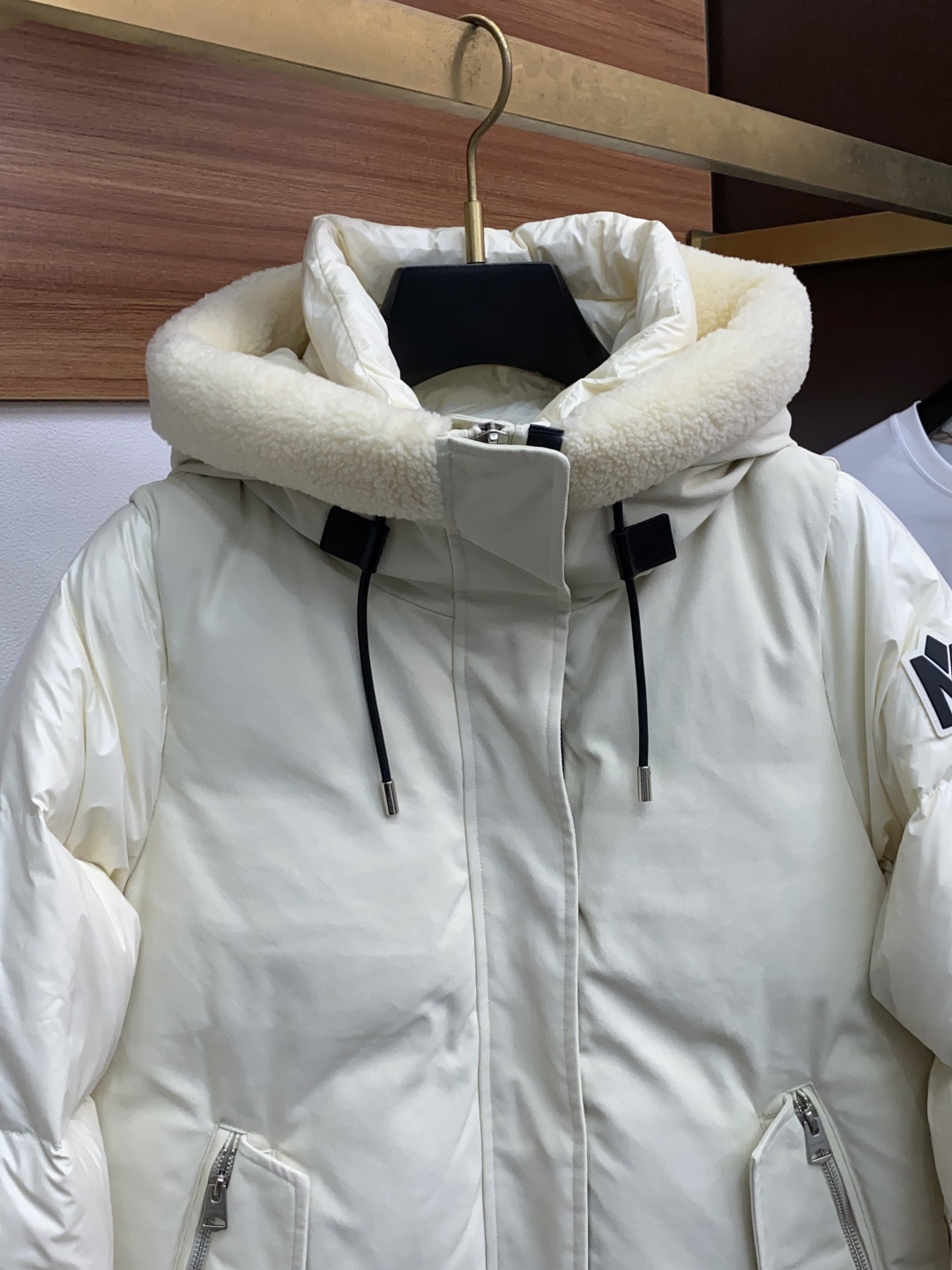 女款 蒙口 秋冬新款羽绒服 原版11订制五金配件全进口原版定制 欢迎专柜对比 绝对的高品质 采用顶级90