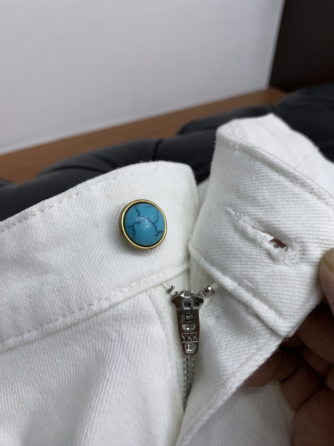  1v路易威登 2025新款 休闲牛仔裤 干净利落剪裁，都市风十足 采用精纺纯棉面料手感软糯干爽，上身效