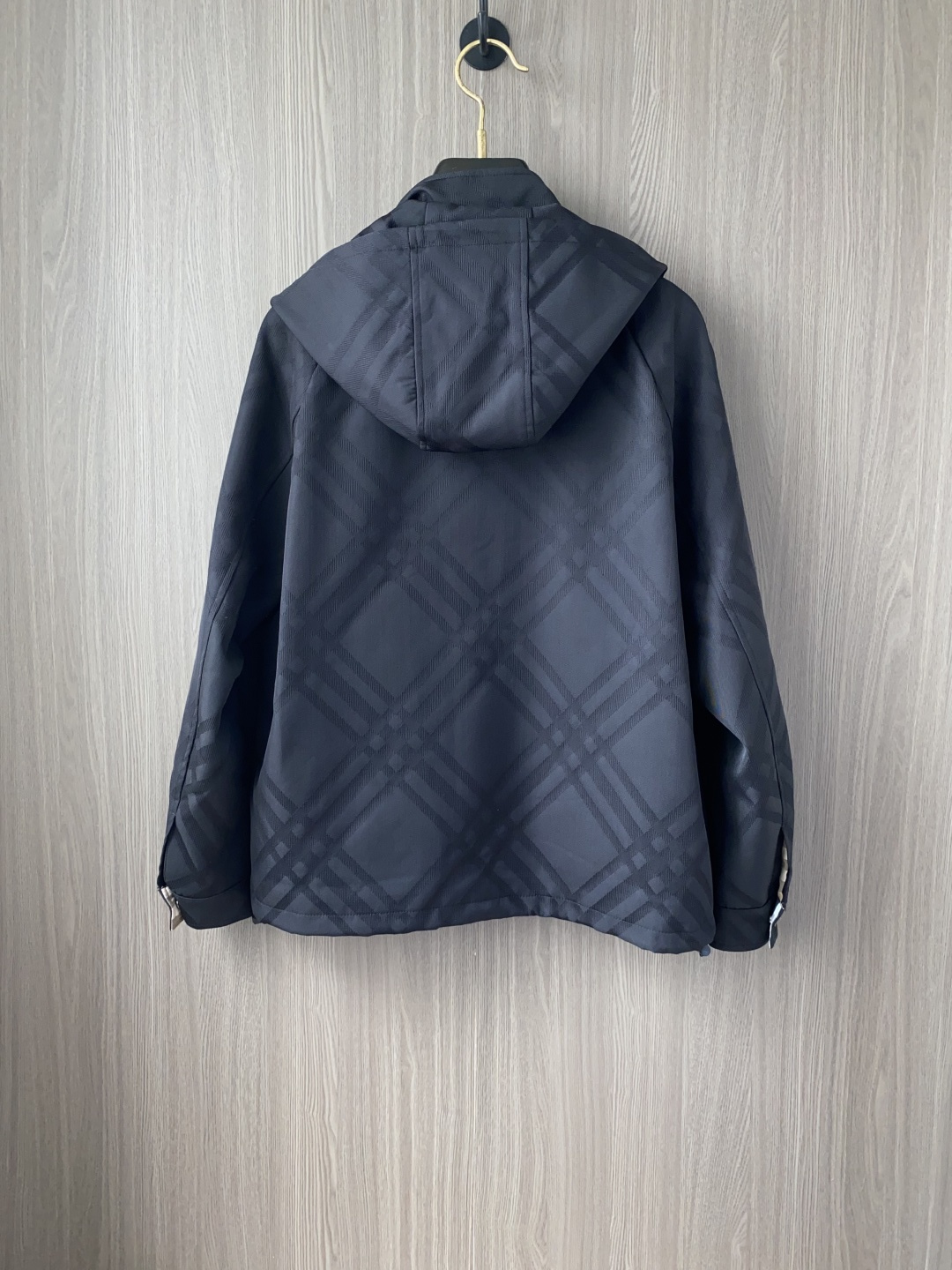 🌾程 巴宝莉 25ss最新品 经典棒球领夹克外套，设计帅气有型！百搭必备单品，时尚潮牌， 轻松营造酷帅氛