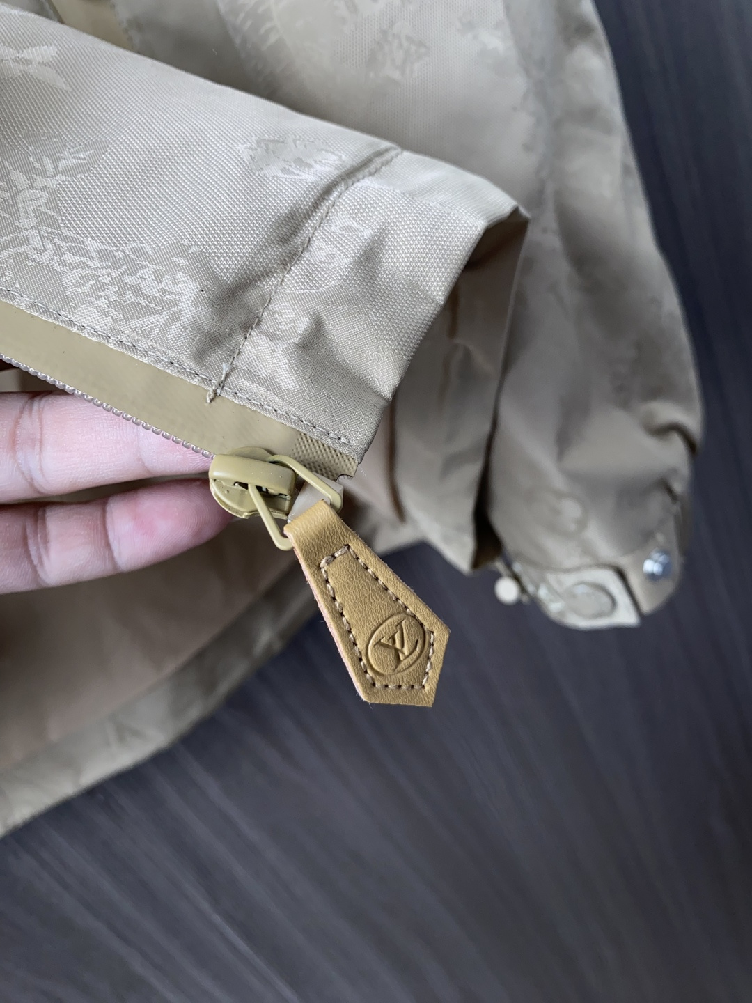 🌾程 1v路易威登 25ss最新品 经典棒球领夹克外套，设计帅气有型！百搭必备单品，时尚潮牌， 轻松营造