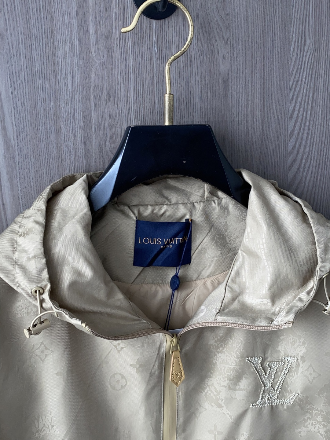 🌾程 1v路易威登 25ss最新品 经典棒球领夹克外套，设计帅气有型！百搭必备单品，时尚潮牌， 轻松营造