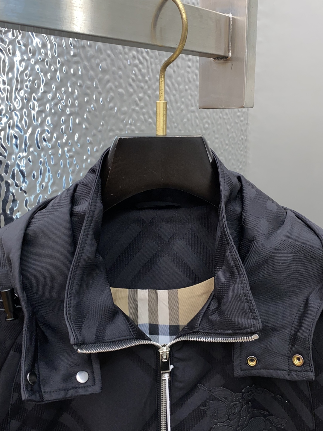 巴宝莉 25ss最新品 经典连帽夹克外套，设计帅气有型！百搭必备单品，时尚潮牌， 轻松营造酷帅氛围感 ，