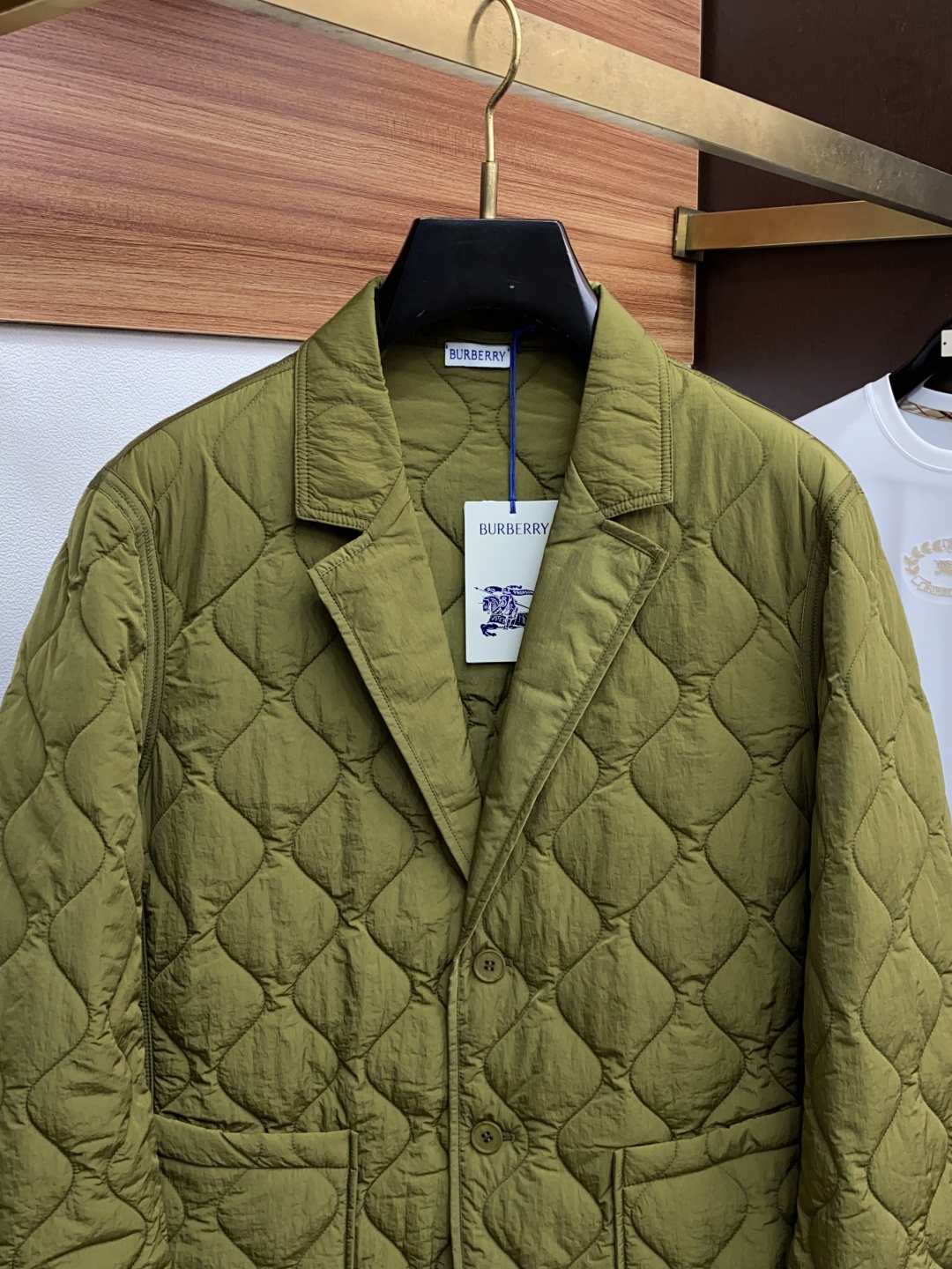 巴宝莉 25ss最新品 经典棉衣夹克外套，设计帅气有型！百搭必备单品，时尚潮牌， 轻松营造酷帅氛围感 ，