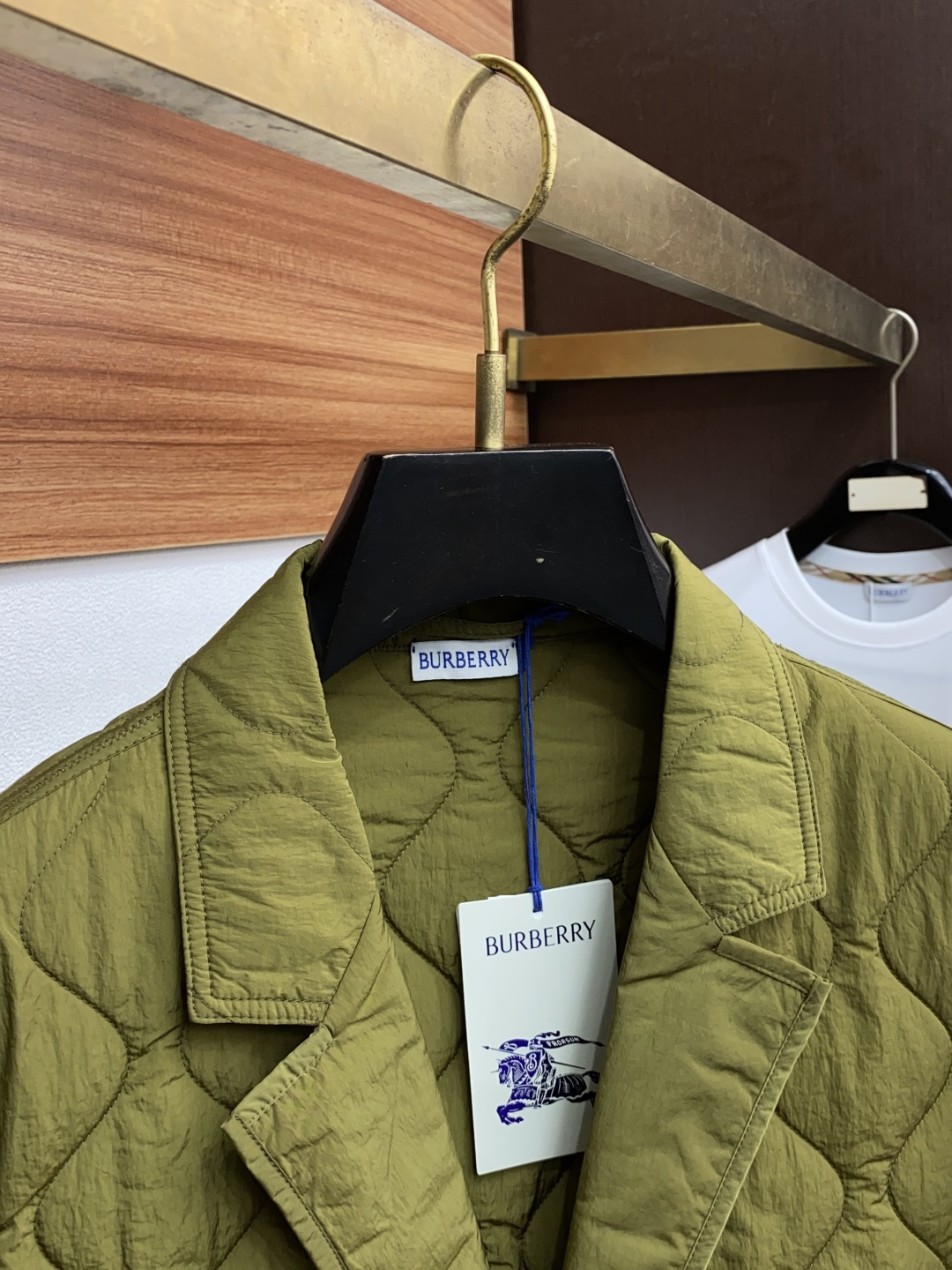 巴宝莉 25ss最新品 经典棉衣夹克外套，设计帅气有型！百搭必备单品，时尚潮牌， 轻松营造酷帅氛围感 ，