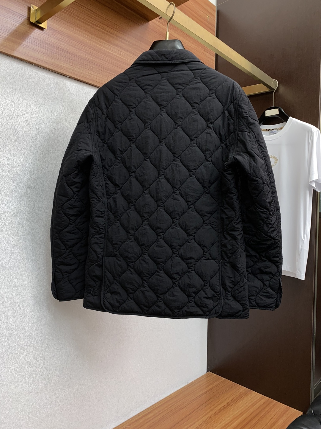  巴宝莉 25ss最新品 经典棉衣夹克外套，设计帅气有型！百搭必备单品，时尚潮牌， 轻松营造酷帅氛围感 