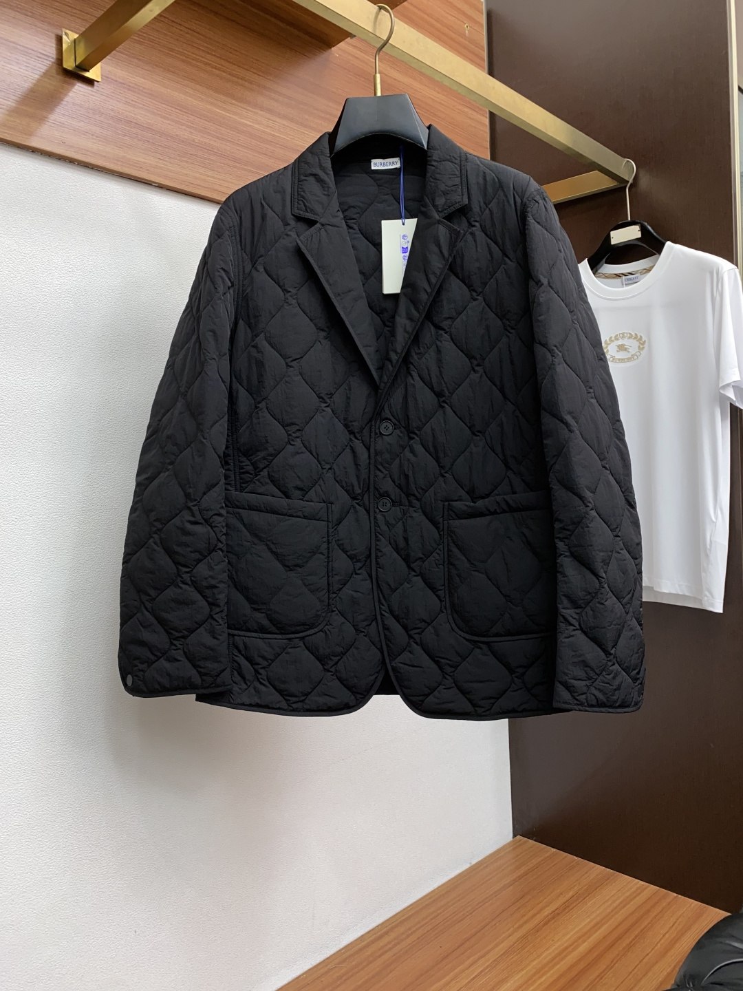  巴宝莉 25ss最新品 经典棉衣夹克外套，设计帅气有型！百搭必备单品，时尚潮牌， 轻松营造酷帅氛围感 