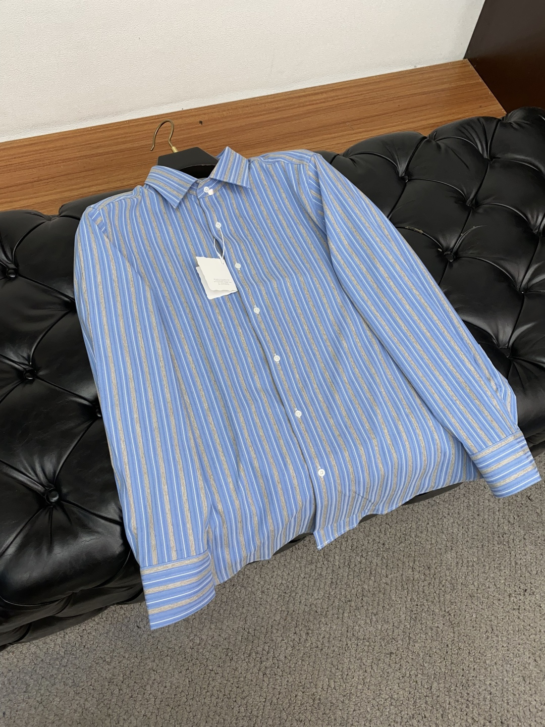  BC 男士商务休闲格子长袖衬衫.官方同步系列！颇具意大利典型风格的时装，在面料选取和工艺方面都相当考究