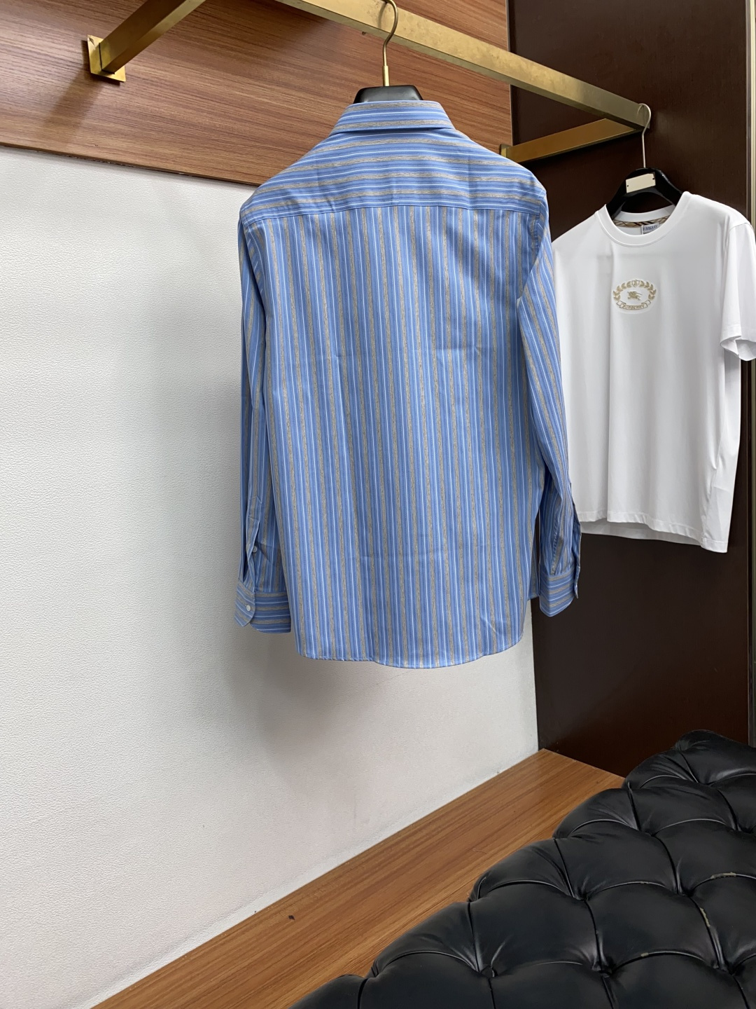  BC 男士商务休闲格子长袖衬衫.官方同步系列！颇具意大利典型风格的时装，在面料选取和工艺方面都相当考究