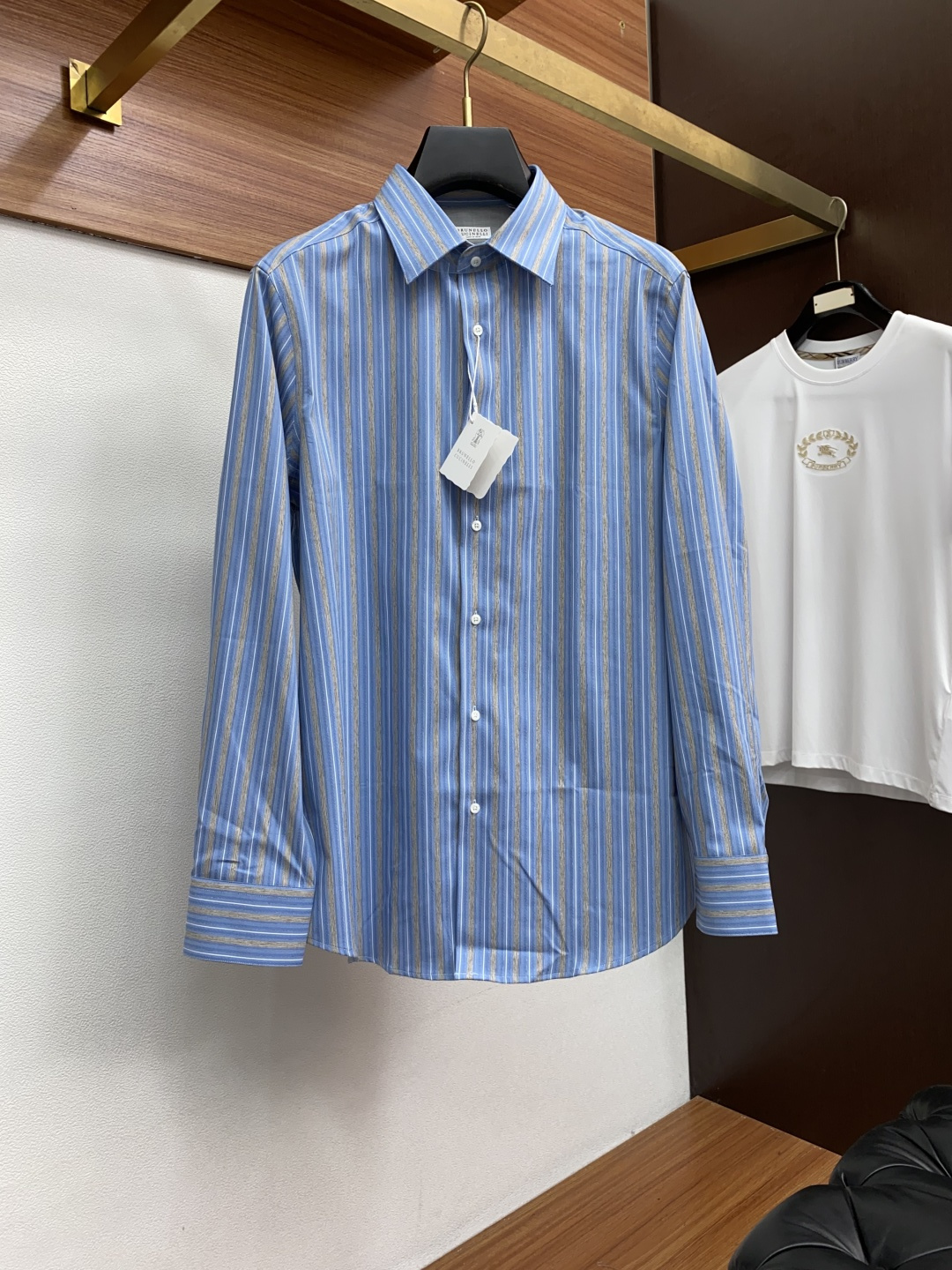  BC 男士商务休闲格子长袖衬衫.官方同步系列！颇具意大利典型风格的时装，在面料选取和工艺方面都相当考究