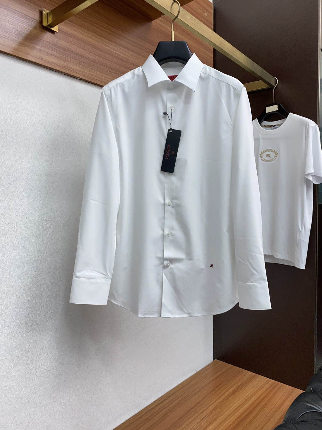  ISAIA 男士商务休闲格子长袖衬衫.官方同步系列！颇具意大利典型风格的时装，在面料选取和工艺方面都相