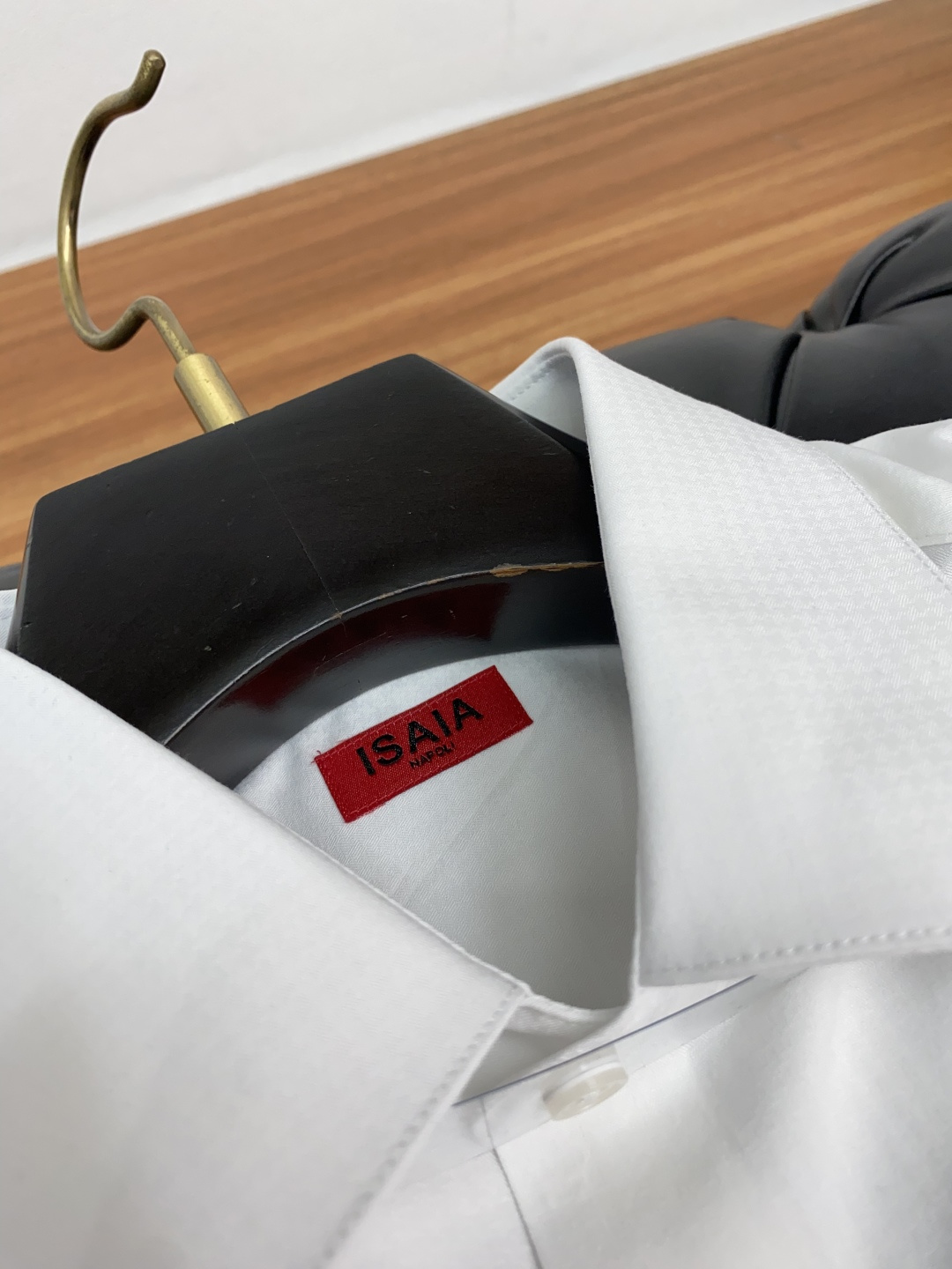  ISAIA 男士商务休闲格子长袖衬衫.官方同步系列！颇具意大利典型风格的时装，在面料选取和工艺方面都相