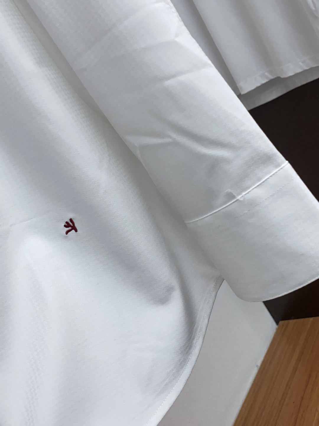  ISAIA 男士商务休闲格子长袖衬衫.官方同步系列！颇具意大利典型风格的时装，在面料选取和工艺方面都相