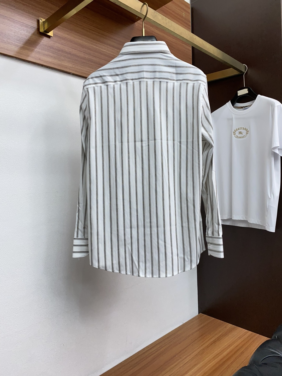  Bc 男士商务休闲格子长袖衬衫.官方同步系列！颇具意大利典型风格的时装，在面料选取和工艺方面都相当考究