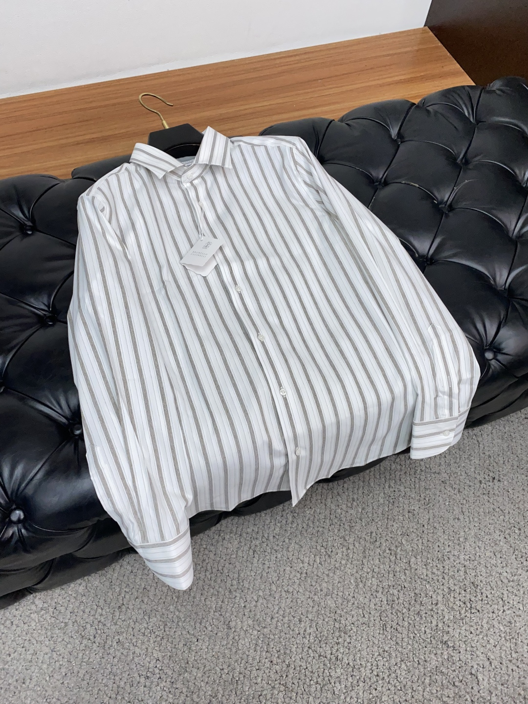  Bc 男士商务休闲格子长袖衬衫.官方同步系列！颇具意大利典型风格的时装，在面料选取和工艺方面都相当考究