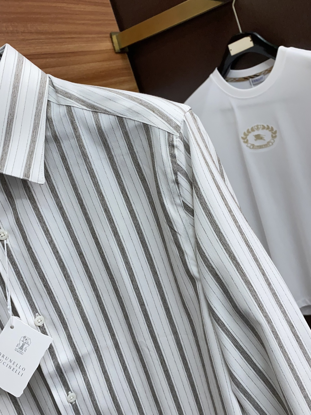  Bc 男士商务休闲格子长袖衬衫.官方同步系列！颇具意大利典型风格的时装，在面料选取和工艺方面都相当考究