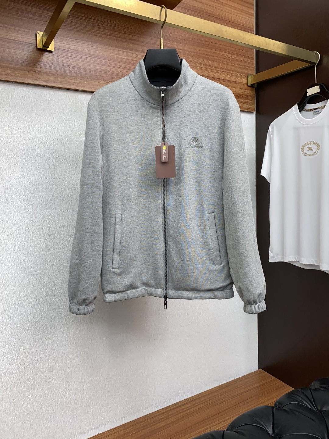  lP🆕 诺悠翩雅 柜台同步热售双面夹克外套 
四面弹力材质，顶级面料做工，体验独家奢华质感，细腻的丝滑