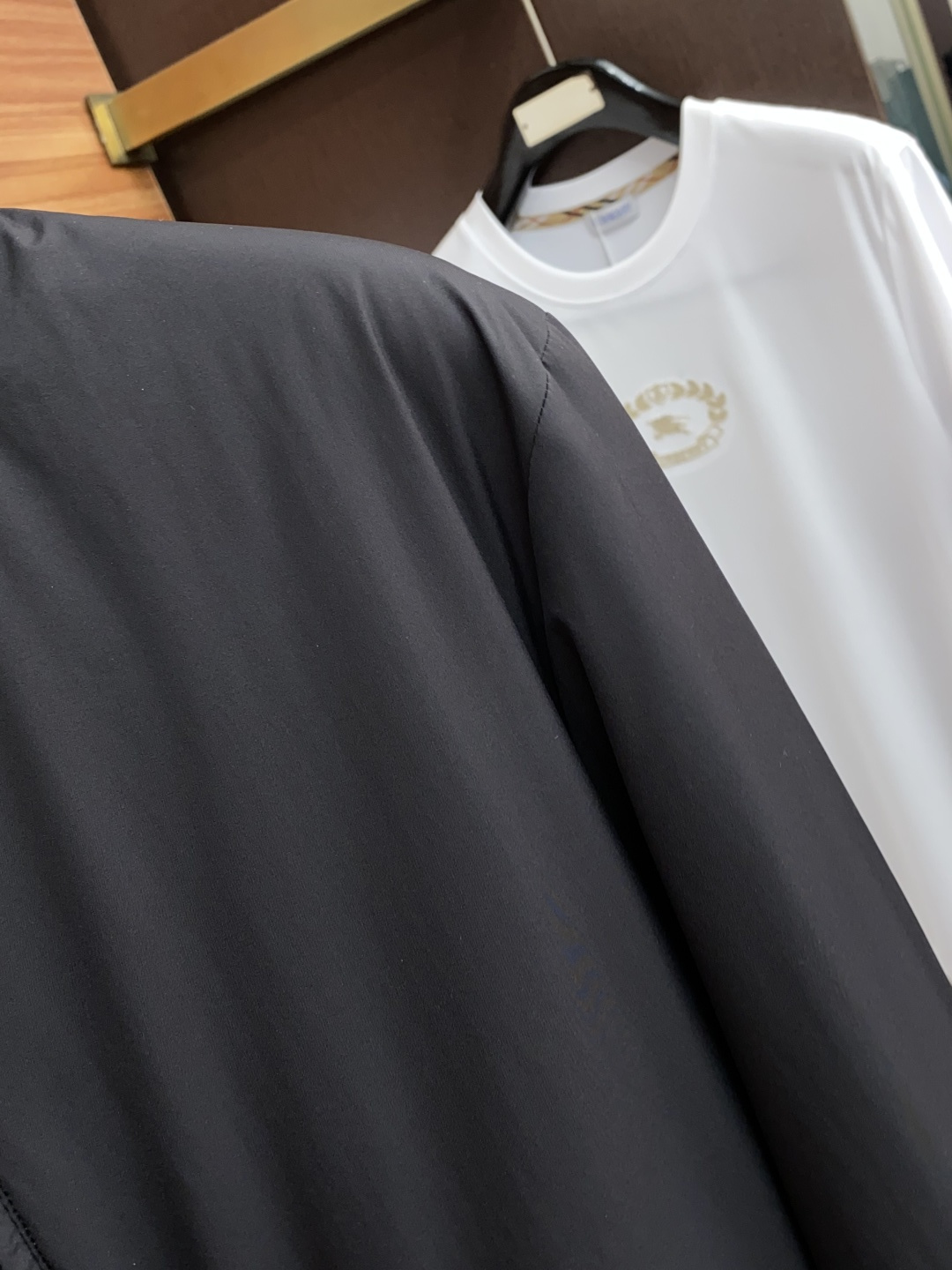  lP🆕 诺悠翩雅 柜台同步热售双面夹克外套 
四面弹力材质，顶级面料做工，体验独家奢华质感，细腻的丝滑