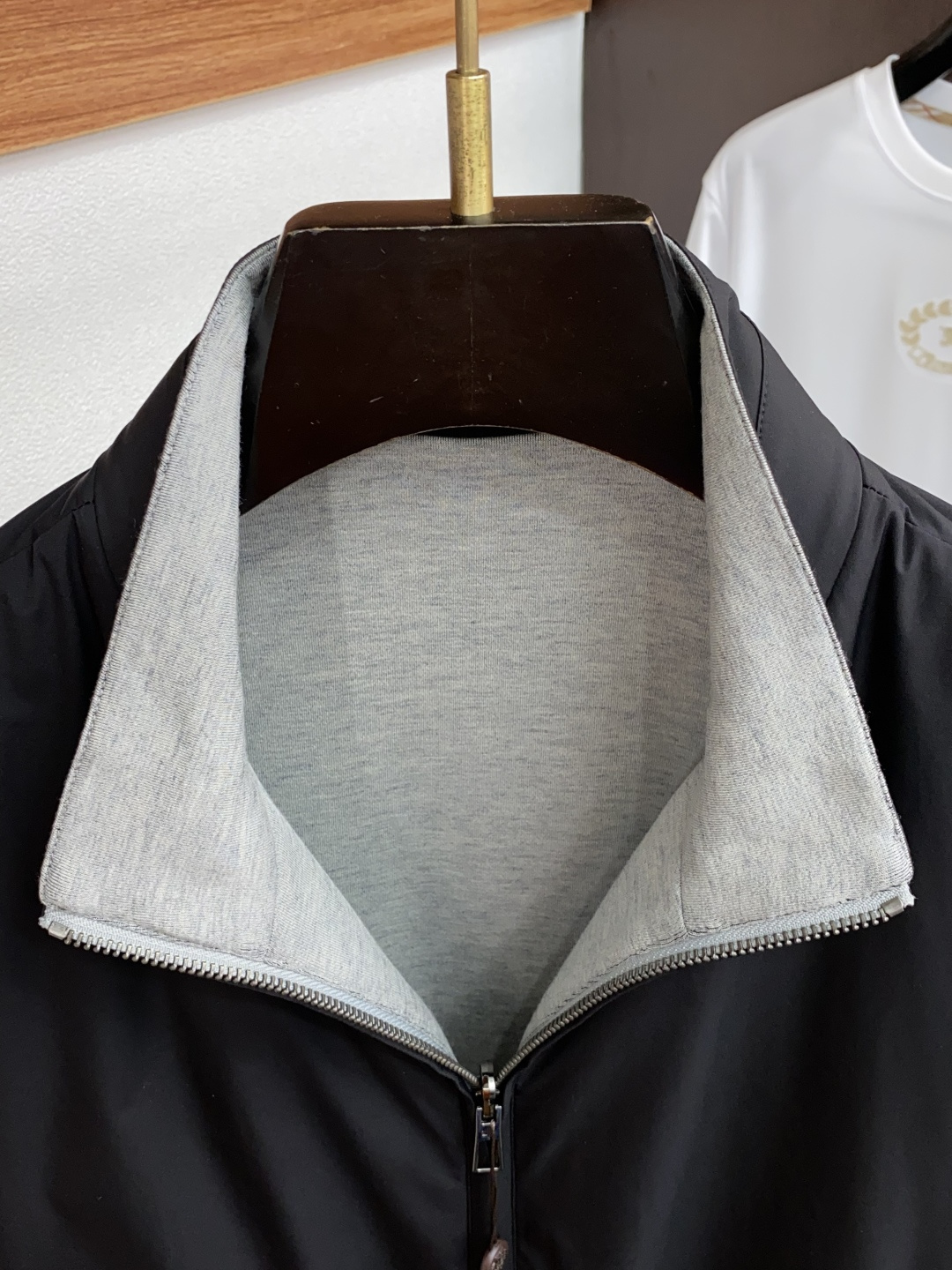  lP🆕 诺悠翩雅 柜台同步热售双面马甲。 四面弹力材质，顶级面料做工，体验独家奢华质感，细腻的丝滑绸缎