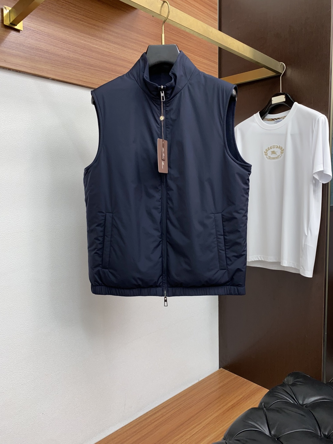  lP🆕 诺悠翩雅 柜台同步热售双面马甲。 四面弹力材质，顶级面料做工，体验独家奢华质感，细腻的丝滑绸缎