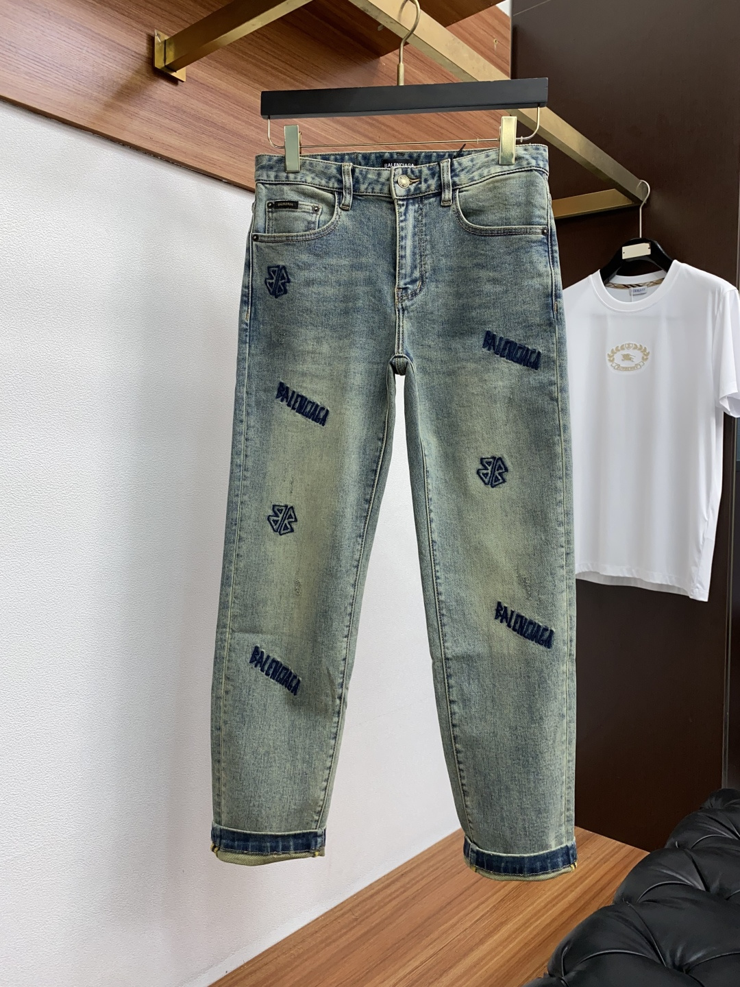  巴黎世家 25男士牛仔裤原厂原布原洗水！进口原版水洗弹力面料，复杂的手工艺叠加，任何一个洗水环节多停留