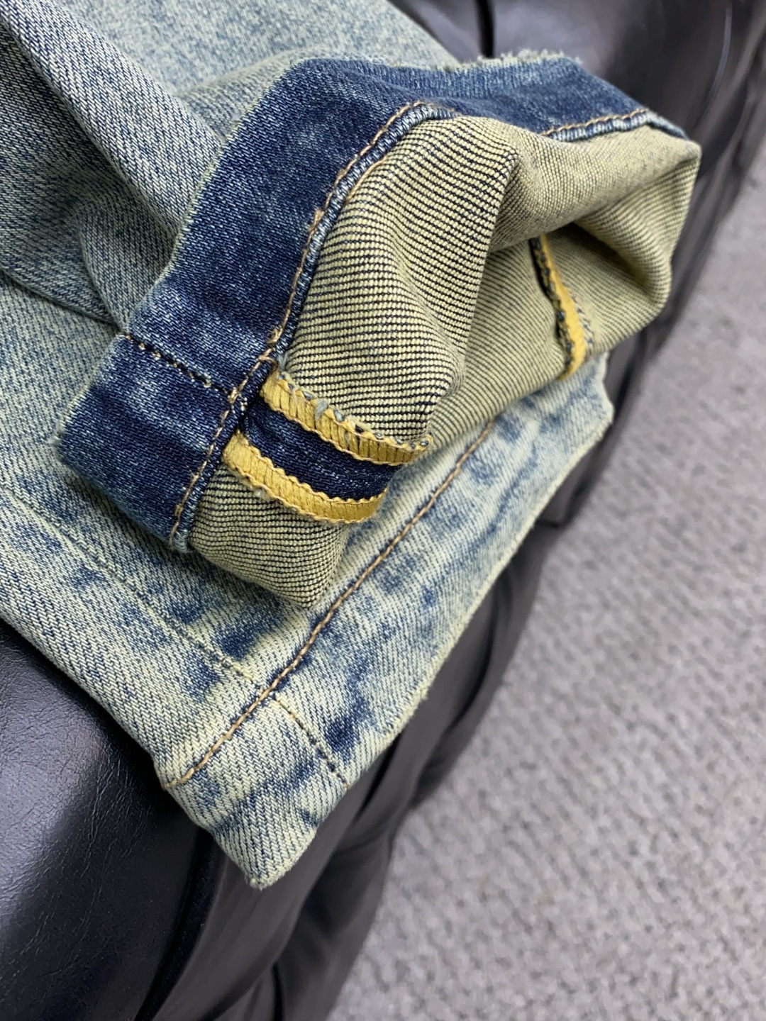  巴黎世家 25男士牛仔裤原厂原布原洗水！进口原版水洗弹力面料，复杂的手工艺叠加，任何一个洗水环节多停留